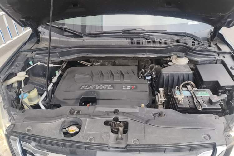Used Haval H6 2016 Upgraded Model 1.5T Automatic Two-Wheel Drive Elite Version Engine Bay