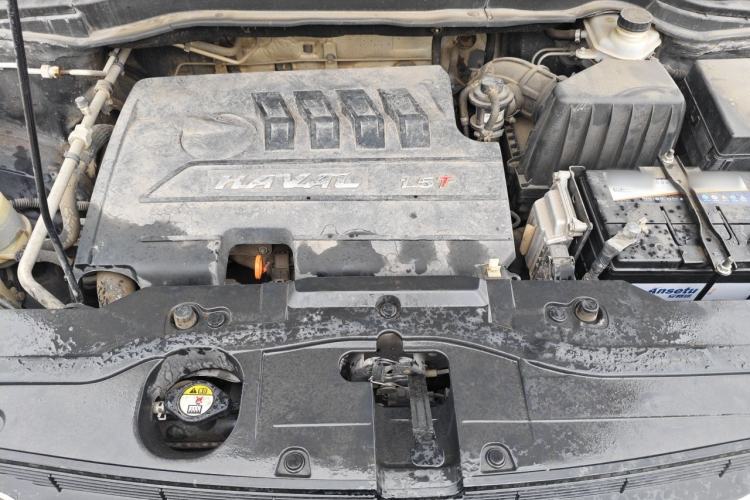 Used Haval H6 2016 Upgraded Model 1.5T Manual Two-Wheel Drive Elite Version Engine Bay