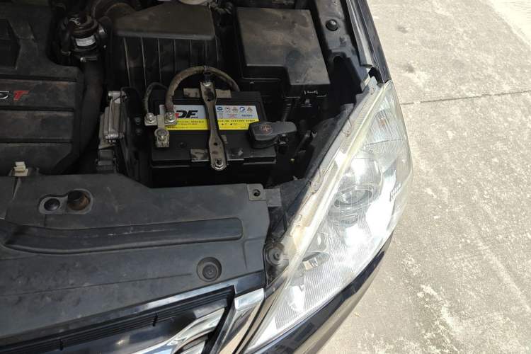 Used Haval H6 2016 Upgraded Model 1.5T Automatic Two-Wheel Drive Elite Version Engine Bay Left