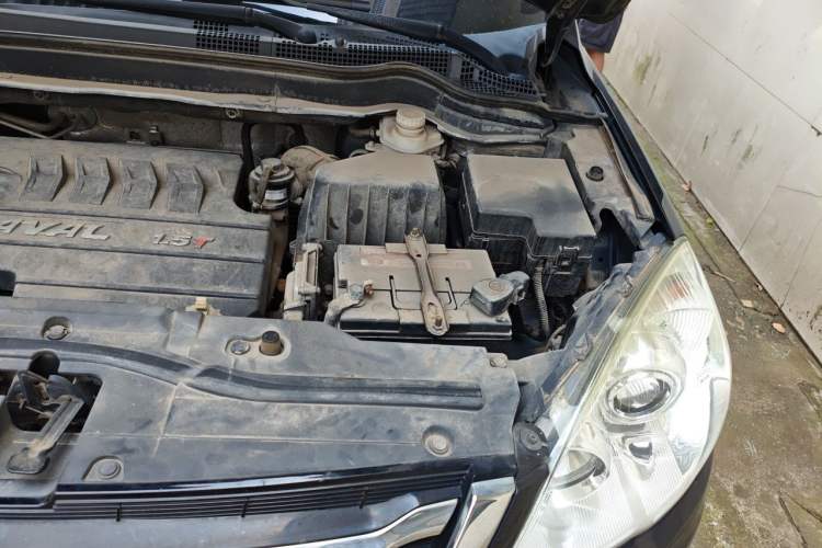 Used Haval H6 2016 Upgraded Model 1.5T Manual Two-Wheel Drive Elite Version Engine Bay Left