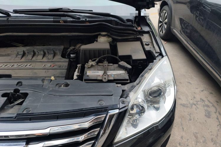 Used Haval H6 2016 Upgraded Model 1.5T Automatic Two-Wheel Drive Elite Version Engine Bay Left