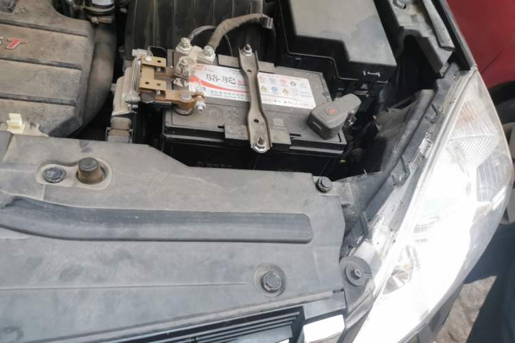 Used Haval H6 2016 Upgraded Model 1.5T Automatic Two-Wheel Drive Elite Version Engine Bay Left