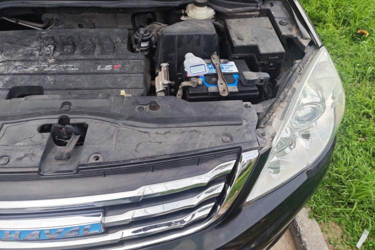 Used Haval H6 2016 Upgraded Model 1.5T Manual Two-Wheel Drive Elite Version Engine Bay Left