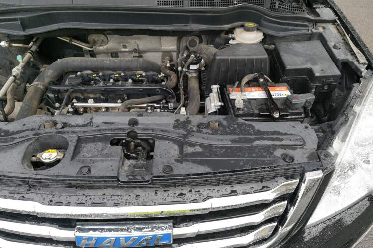 Used Haval H6 2016 Upgraded Model 1.5T Automatic Two-Wheel Drive Elite Version Engine Bay Left