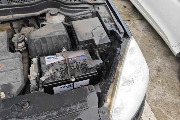 Used Haval H6 2016 Upgraded Model 1.5T Manual Two-Wheel Drive Elite Version Engine Bay Left