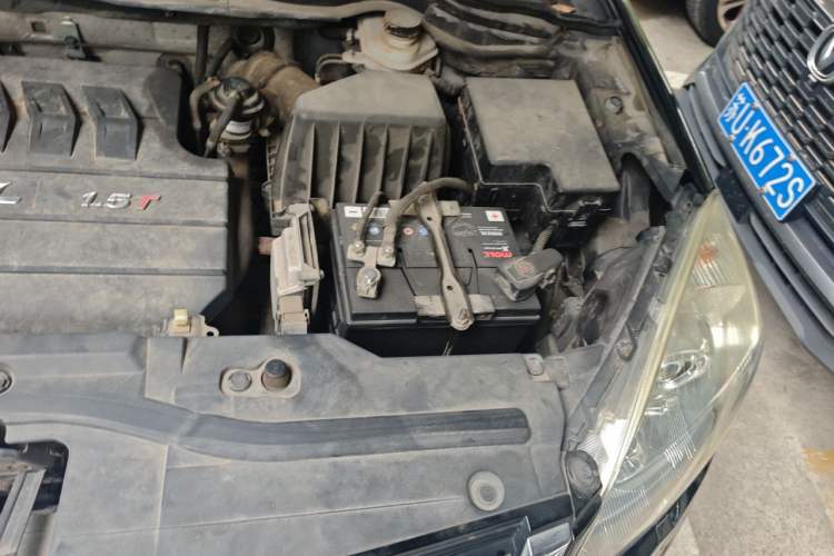 Used Haval H6 2016 Upgraded Model 1.5T Automatic Two-Wheel Drive Elite Version Engine Bay Left