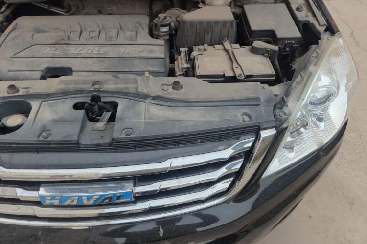 Used Haval H6 2016 Upgraded Model 1.5T Manual Two-Wheel Drive Urban Version Engine Bay Left