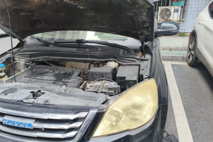 Used Haval H6 2016 Upgraded Model 1.5T Automatic Two-Wheel Drive Elite Version Engine Bay Left