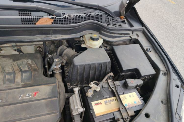 Used Haval H6 2016 Upgraded Model 1.5T Automatic Two-Wheel Drive Elite Version Engine Bay Left