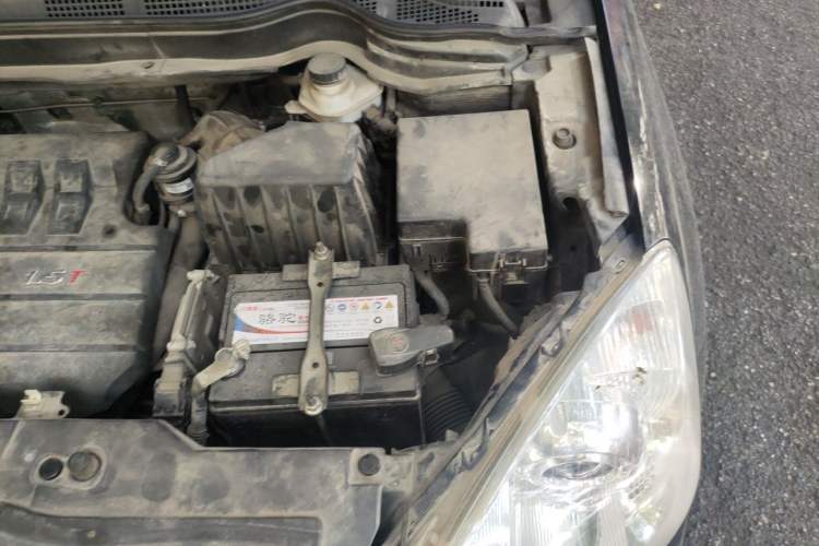 Used Haval H6 2016 Upgraded Model 1.5T Manual Two-Wheel Drive Urban Version Engine Bay Left