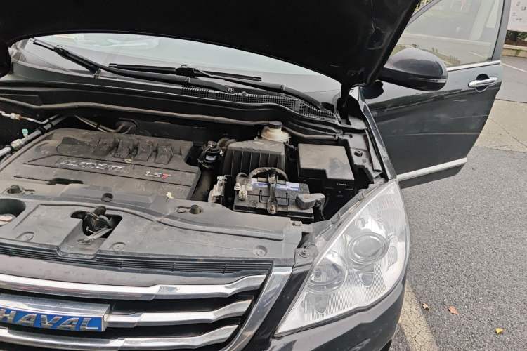 Used Haval H6 2016 Upgraded Model 1.5T Automatic Two-Wheel Drive Elite Version Engine Bay Left