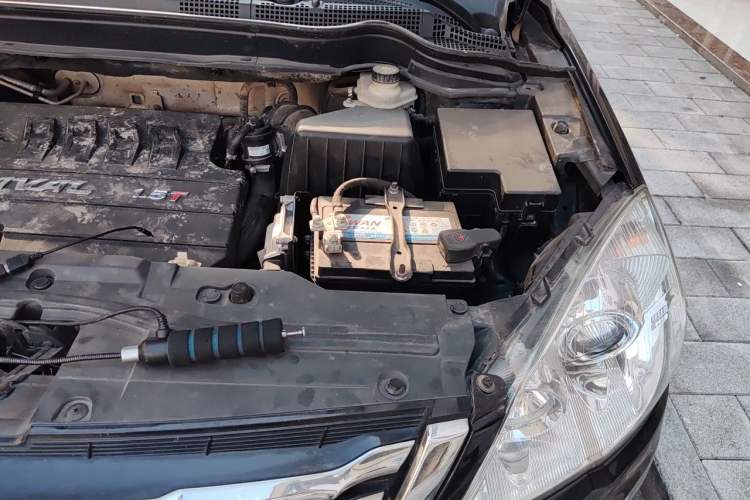 Used Haval H6 2016 Upgraded Model 1.5T Automatic Two-Wheel Drive Elite Version Engine Bay Left