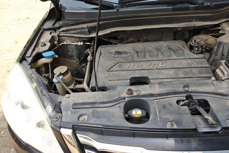 Used Haval H6 2016 Upgraded Model 1.5T Manual Two-Wheel Drive Elite Version Engine Bay Right