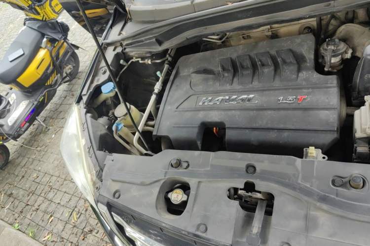 Used Haval H6 2016 Upgraded Model 1.5T Manual Two-Wheel Drive Urban Version Engine Bay Right
