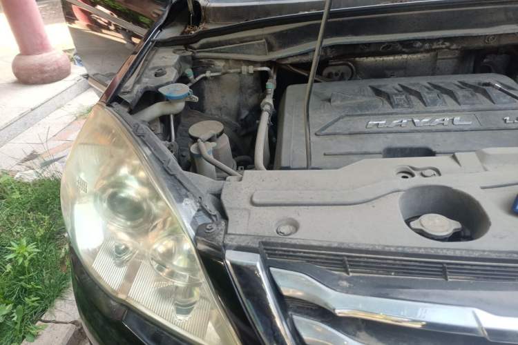 Used Haval H6 2016 Upgraded Model 1.5T Manual Two-Wheel Drive Elite Version Engine Bay Right