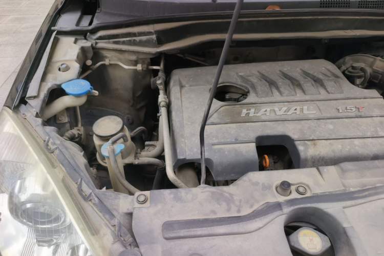 Used Haval H6 2016 Upgraded Model 1.5T Manual Two-Wheel Drive Elite Version Engine Bay Right