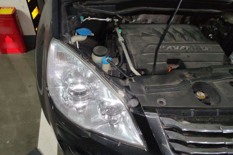 Used Haval H6 2016 Upgraded Model 1.5T Automatic Two-Wheel Drive Elite Version Engine Bay Right