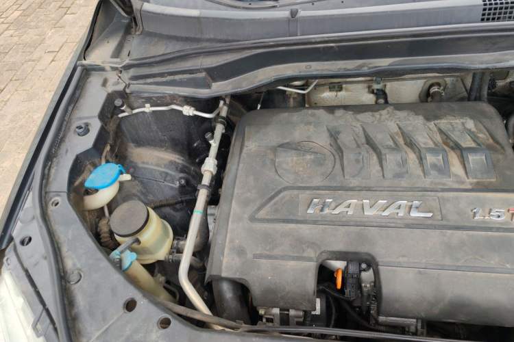 Used Haval H6 2016 Upgraded Model 1.5T Automatic Two-Wheel Drive Elite Version Engine Bay Right
