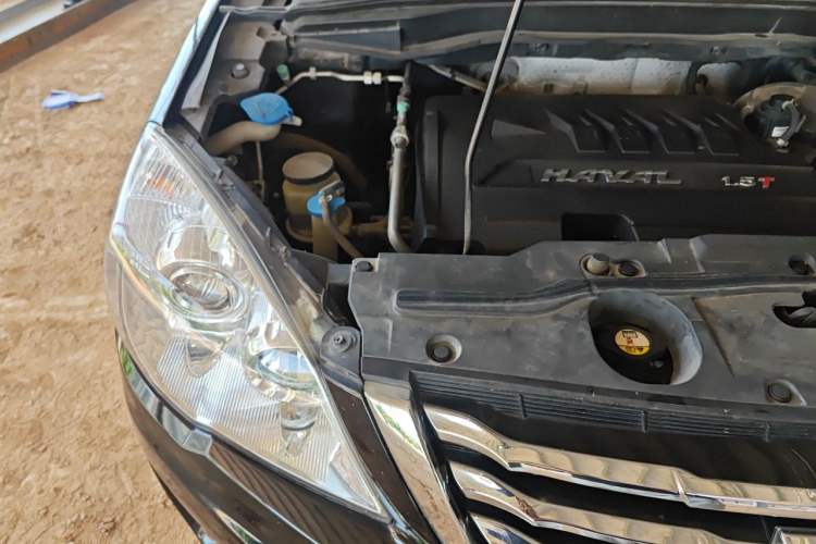 Used Haval H6 2016 Upgraded Model 1.5T Manual Two-Wheel Drive Urban Version Engine Bay Right