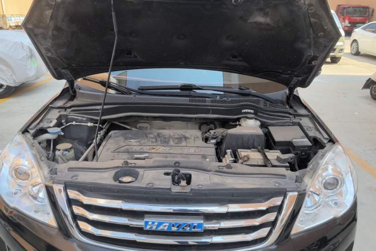 Used Haval H6 2016 Upgraded Model 1.5T Manual Two-Wheel Drive Elite Version Engine Bay