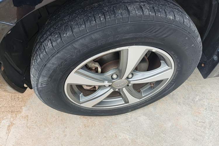 Used Haval H6 2016 Upgraded Model 1.5T Automatic Two-Wheel Drive Elite Version Exterior 4