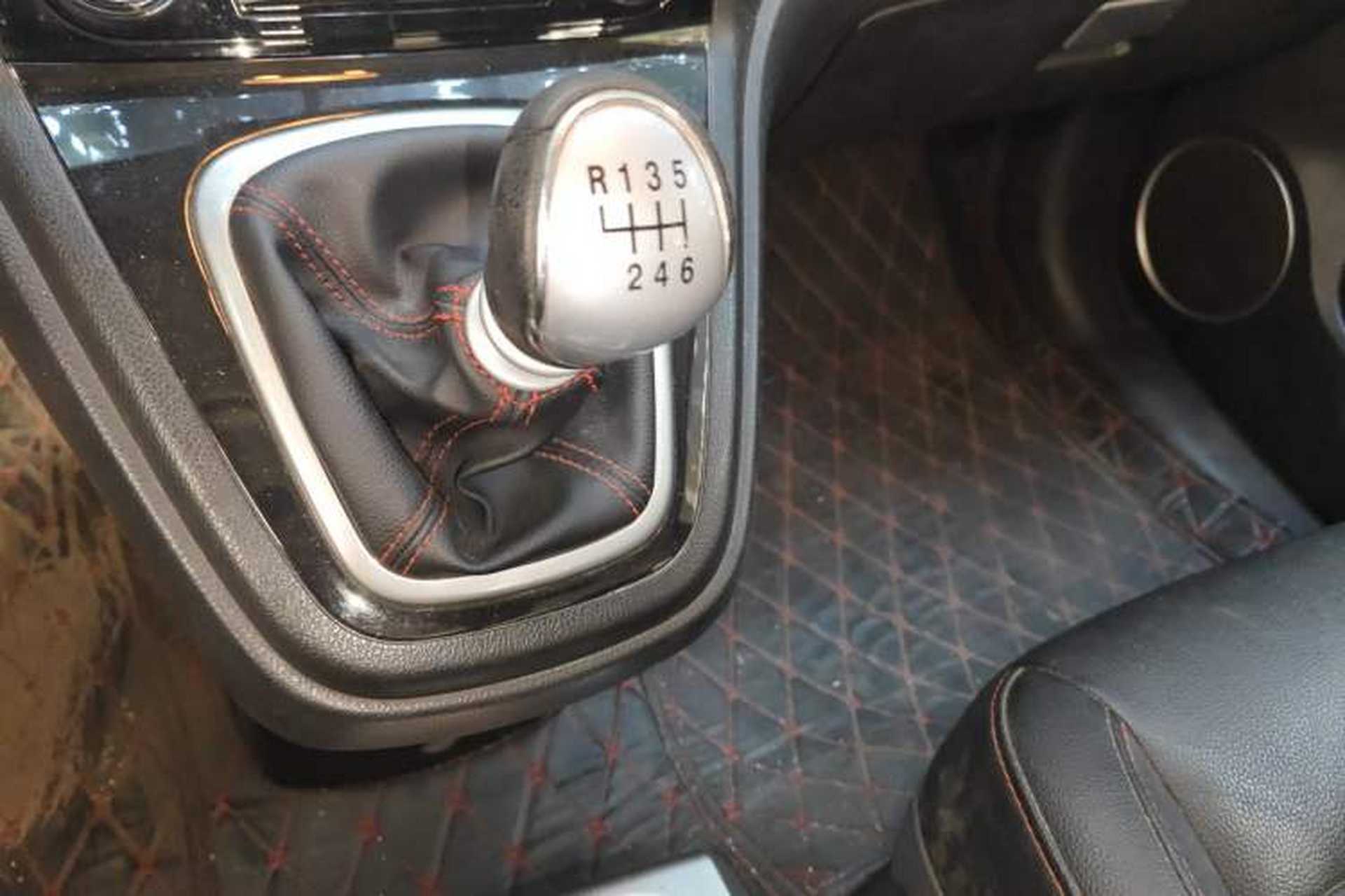 Used Haval H6 2016 Upgraded Model 1.5T Manual Two-Wheel Drive Elite Version Gear Lever