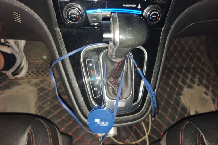 Used Haval H6 2016 Upgraded Model 1.5T Automatic Two-Wheel Drive Elite Version Gear Lever