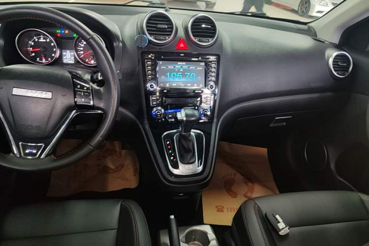 Used Haval H6 2016 Upgraded Model 1.5T Automatic Two-Wheel Drive Elite Version Gear Lever