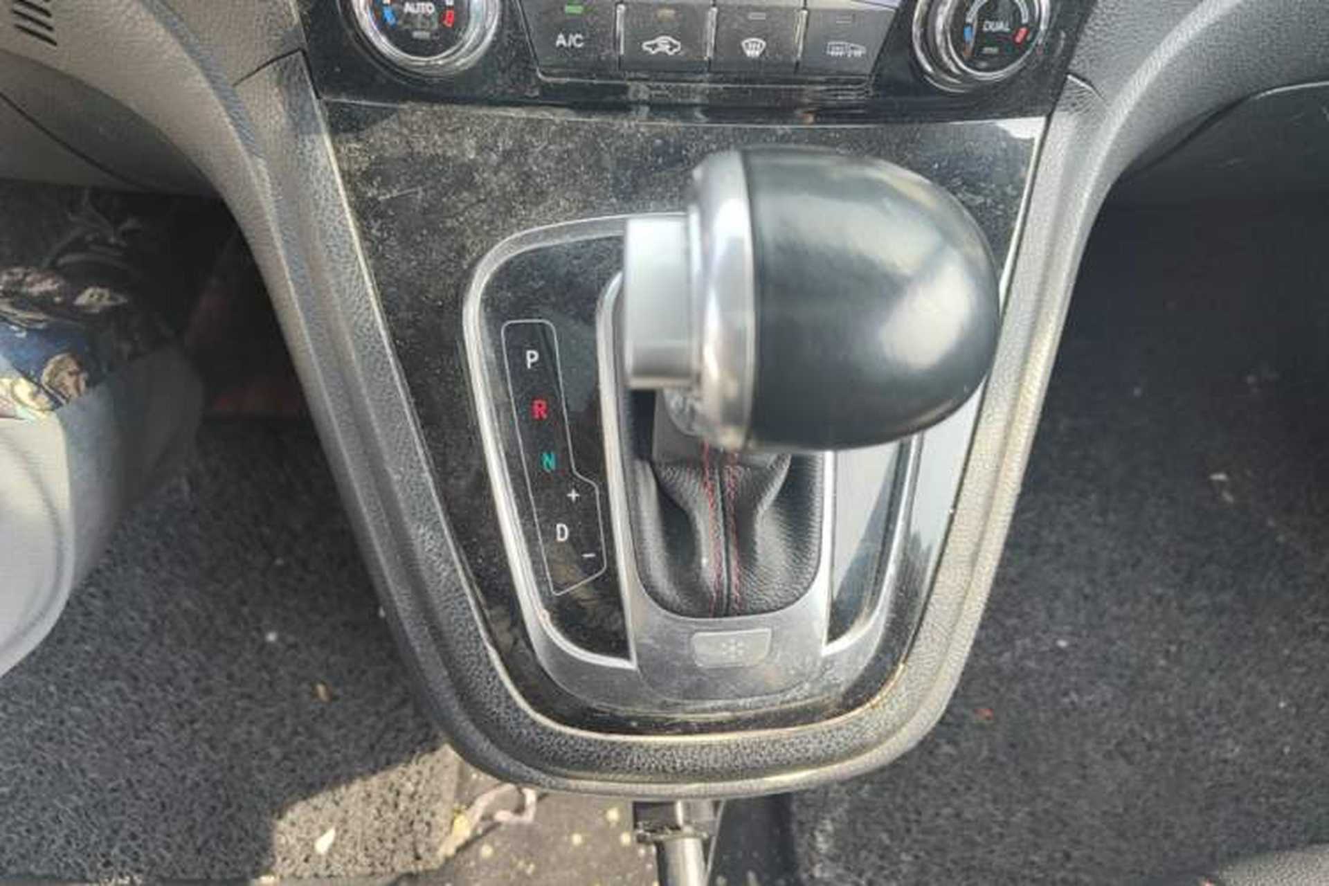 Used Haval H6 2016 Upgraded Model 1.5T Automatic Two-Wheel Drive Elite Version Gear Lever