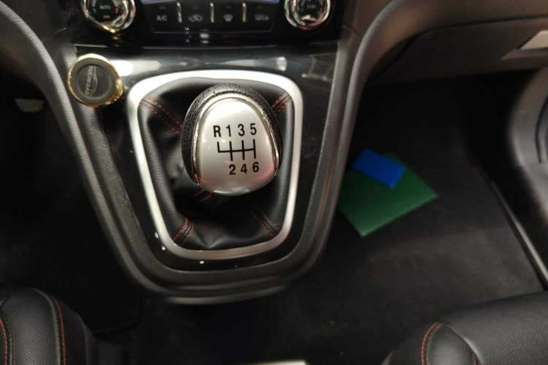 Used Haval H6 2016 Upgraded Model 1.5T Manual Two-Wheel Drive Elite Version Gear Lever