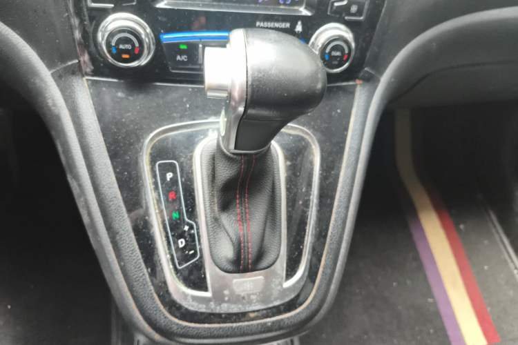 Used Haval H6 2016 Upgraded Model 1.5T Automatic Two-Wheel Drive Elite Version Gear Lever