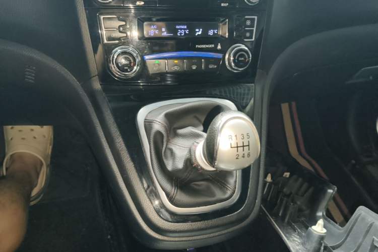 Used Haval H6 2016 Upgraded Model 1.5T Manual 4x4 Elite Version Gear Lever