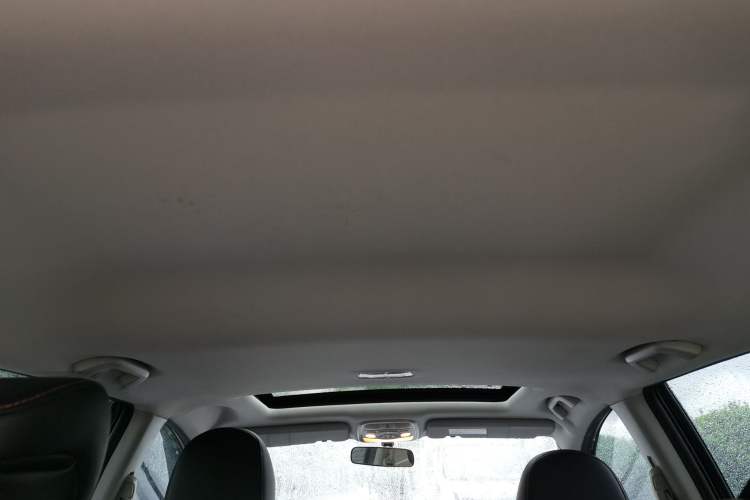 Used Haval H6 2016 Upgraded Model 1.5T Automatic Two-Wheel Drive Elite Version Headliner