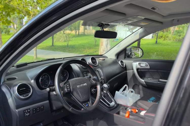 Used Haval H6 2016 Upgraded Model 1.5T Automatic Two-Wheel Drive Elite Version Headliner