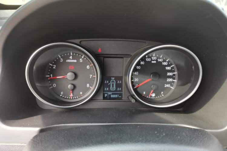 Used Haval H6 2016 Upgraded Model 1.5T Automatic Two-Wheel Drive Elite Version Instrument Cluster