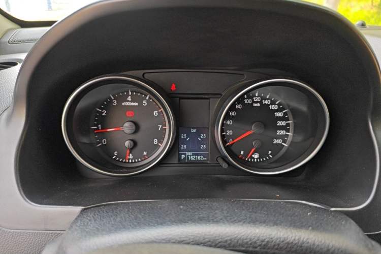 Used Haval H6 2016 Upgraded Model 1.5T Automatic Two-Wheel Drive Elite Version Instrument Cluster