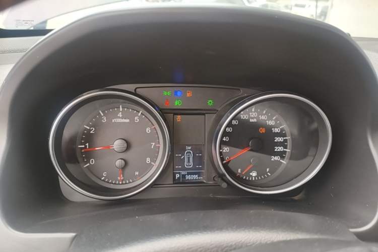 Used Haval H6 2016 Upgraded Model 1.5T Automatic Two-Wheel Drive Elite Version Instrument Cluster