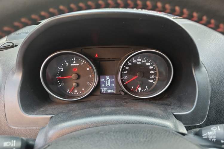 Used Haval H6 2016 Upgraded Model 1.5T Automatic Two-Wheel Drive Elite Version Instrument Cluster