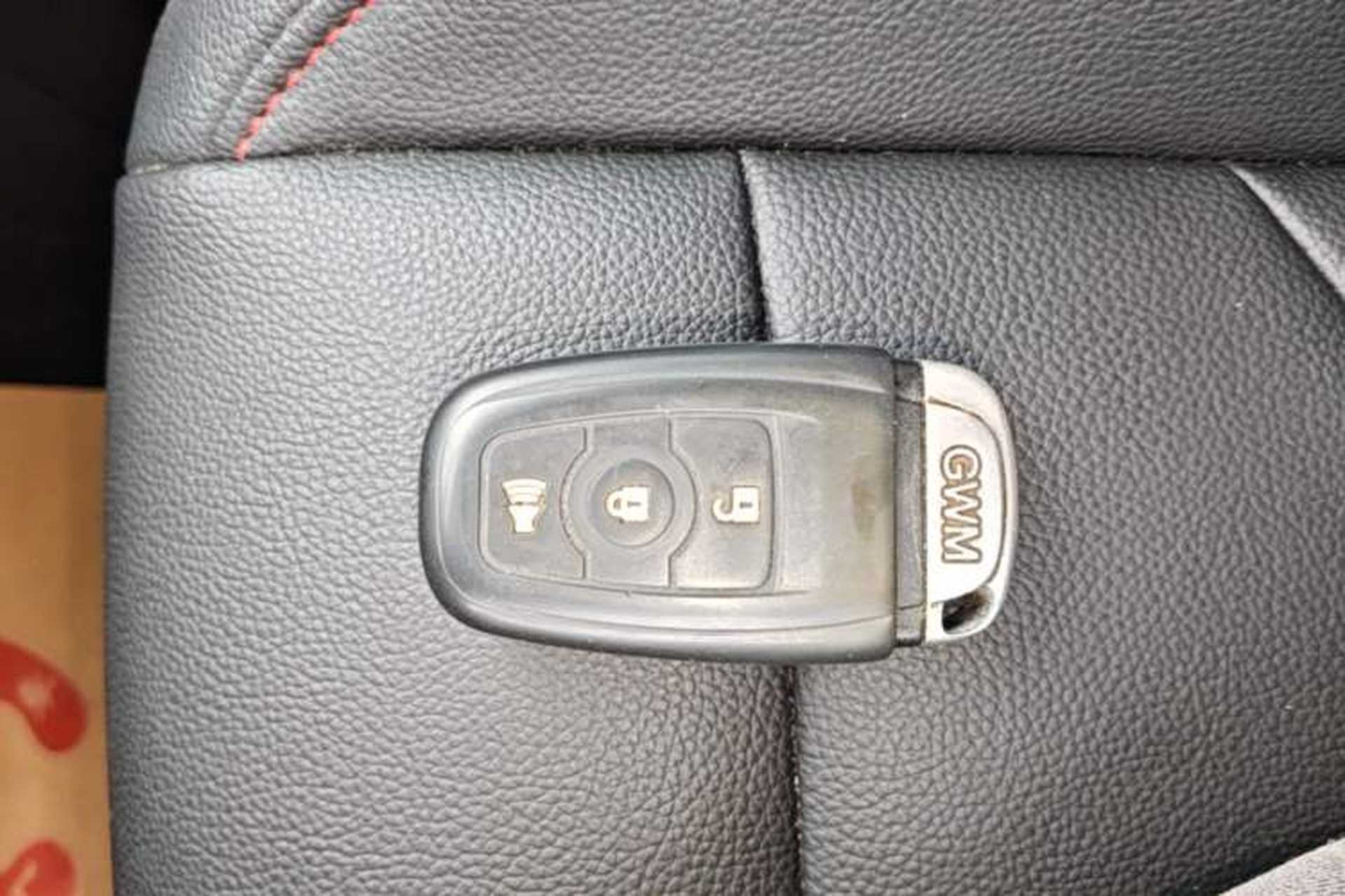 Used Haval H6 2016 Upgraded Model 1.5T Manual Two-Wheel Drive Elite Version Interior 1