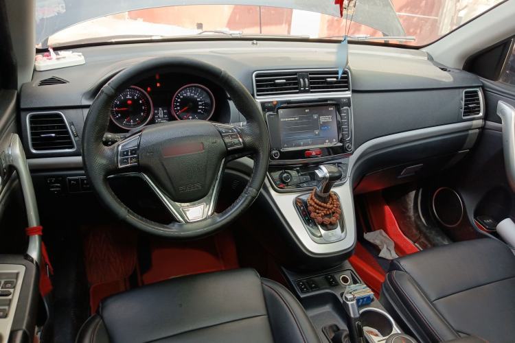 Used Haval H6 2016 Upgraded Model 1.5T Automatic Two-Wheel Drive Elite Version Interior 2