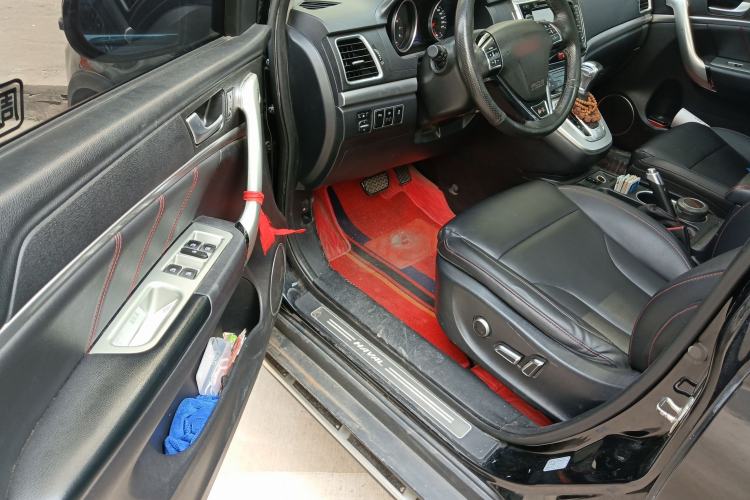 Used Haval H6 2016 Upgraded Model 1.5T Automatic Two-Wheel Drive Elite Version Interior 3
