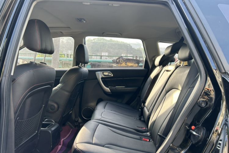 Used Haval H6 2016 Upgraded Model 1.5T Automatic Two-Wheel Drive Elite Version Interior 5