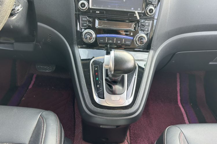 Used Haval H6 2016 Upgraded Model 1.5T Automatic Two-Wheel Drive Elite Version Interior 6