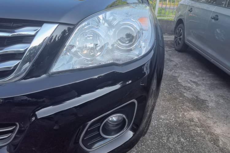 Used Haval H6 2016 Upgraded Model 1.5T Manual Two-Wheel Drive Elite Version Left Front Headlight