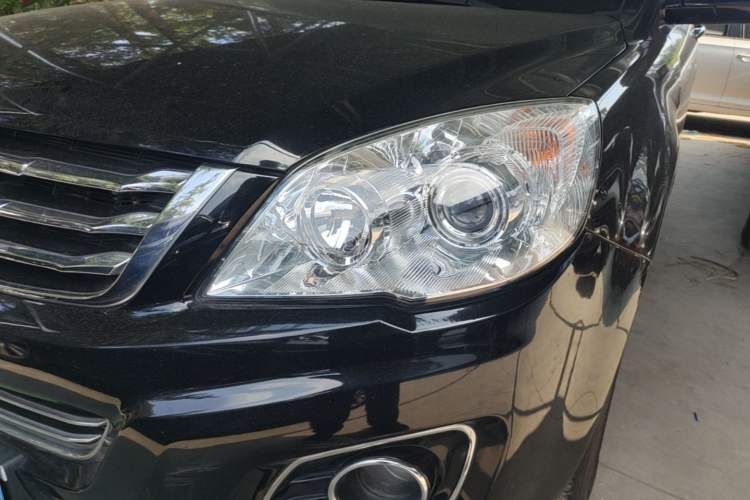 Used Haval H6 2016 Upgraded Model 1.5T Automatic Two-Wheel Drive Elite Version Left Front Headlight