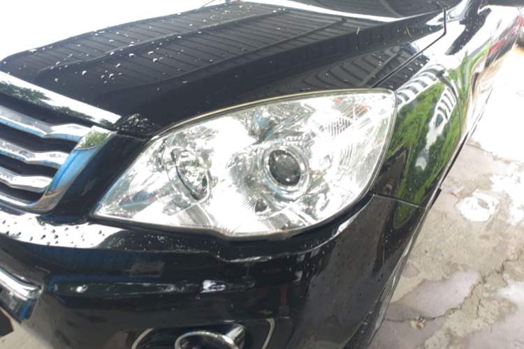 Used Haval H6 2016 Upgraded Model 1.5T Automatic Two-Wheel Drive Elite Version Left Front Headlight