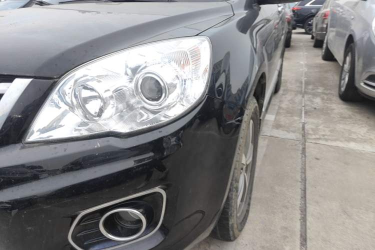 Used Haval H6 2016 Upgraded Model 1.5T Manual Two-Wheel Drive Value Edition Left Front Headlight