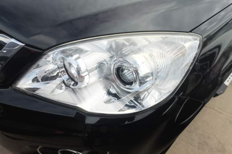 Used Haval H6 2016 Upgraded Model 1.5T Manual Two-Wheel Drive Elite Version Left Front Headlight