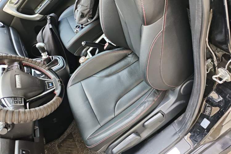 Used Haval H6 2016 Upgraded Model 1.5T Manual Two-Wheel Drive Elite Version Left Front Seat