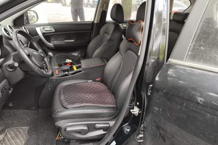 Used Haval H6 2016 Upgraded Model 1.5T Manual Two-Wheel Drive Elite Version Left Front Seat